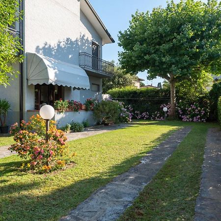 Apartment Holiday Versilia Camaiore Buitenkant foto