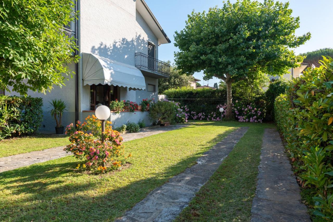 Apartment Holiday Versilia Camaiore Buitenkant foto