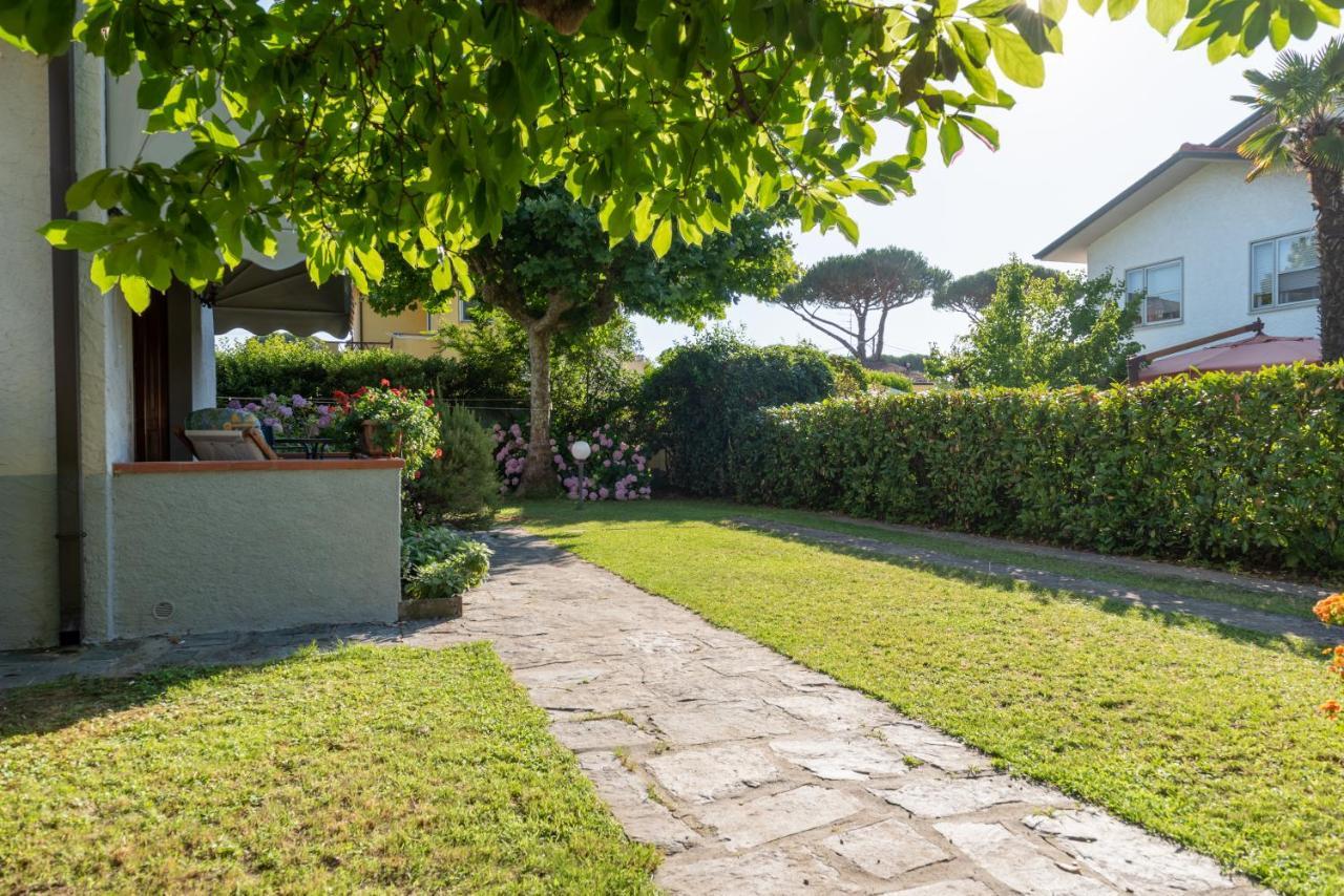 Apartment Holiday Versilia Camaiore Buitenkant foto
