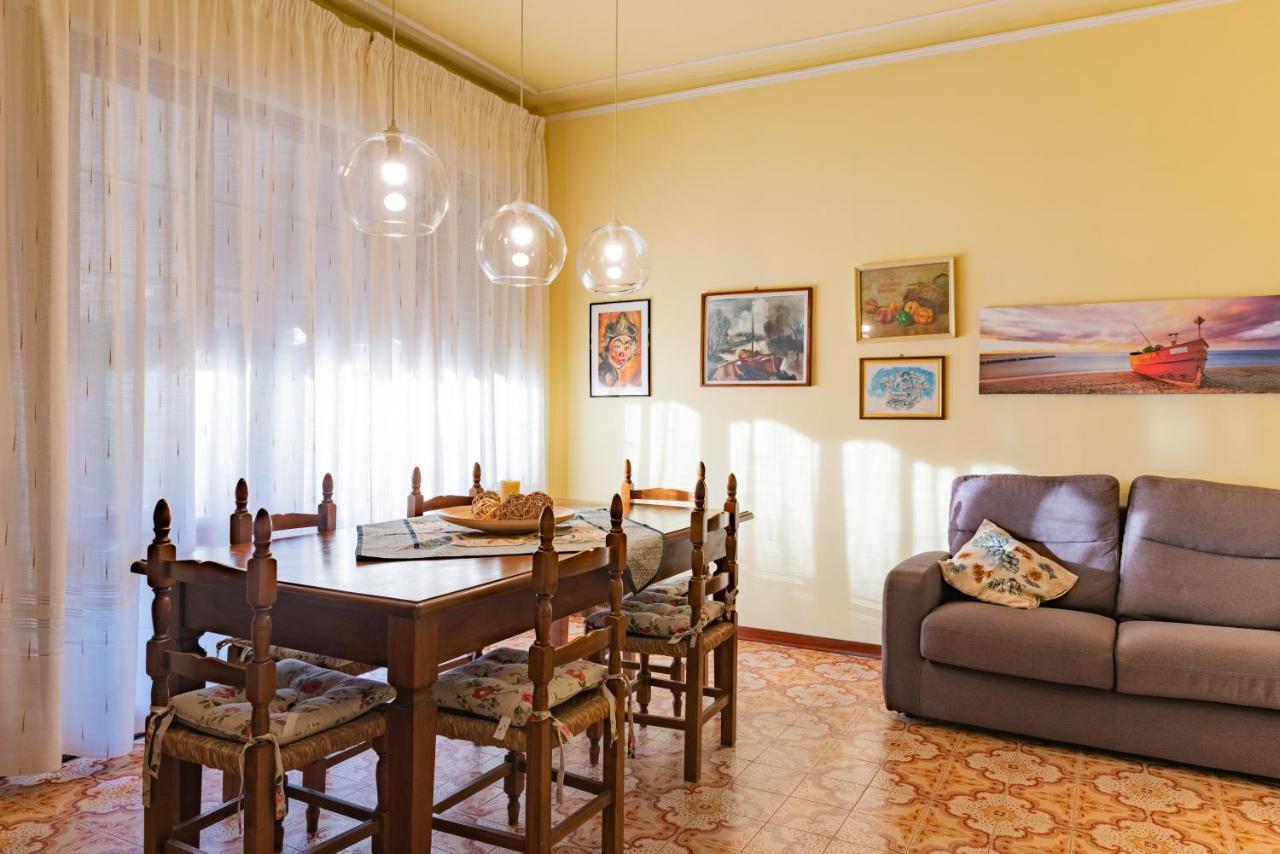 Apartment Holiday Versilia Camaiore Buitenkant foto