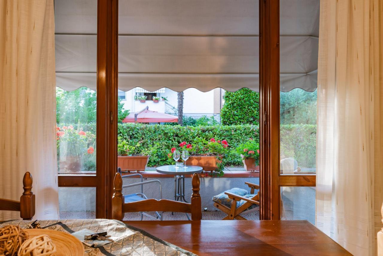 Apartment Holiday Versilia Camaiore Buitenkant foto